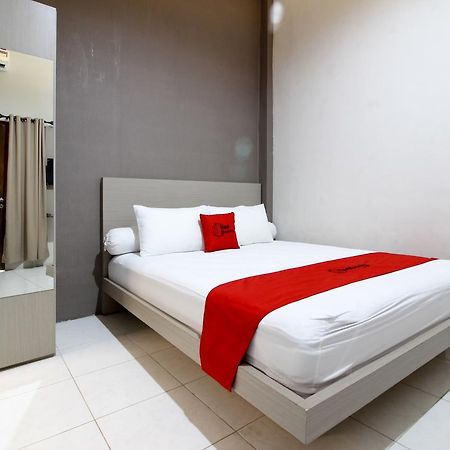 Reddoorz Plus Near Upn Jogjakarta 2 Maguwo Exterior foto