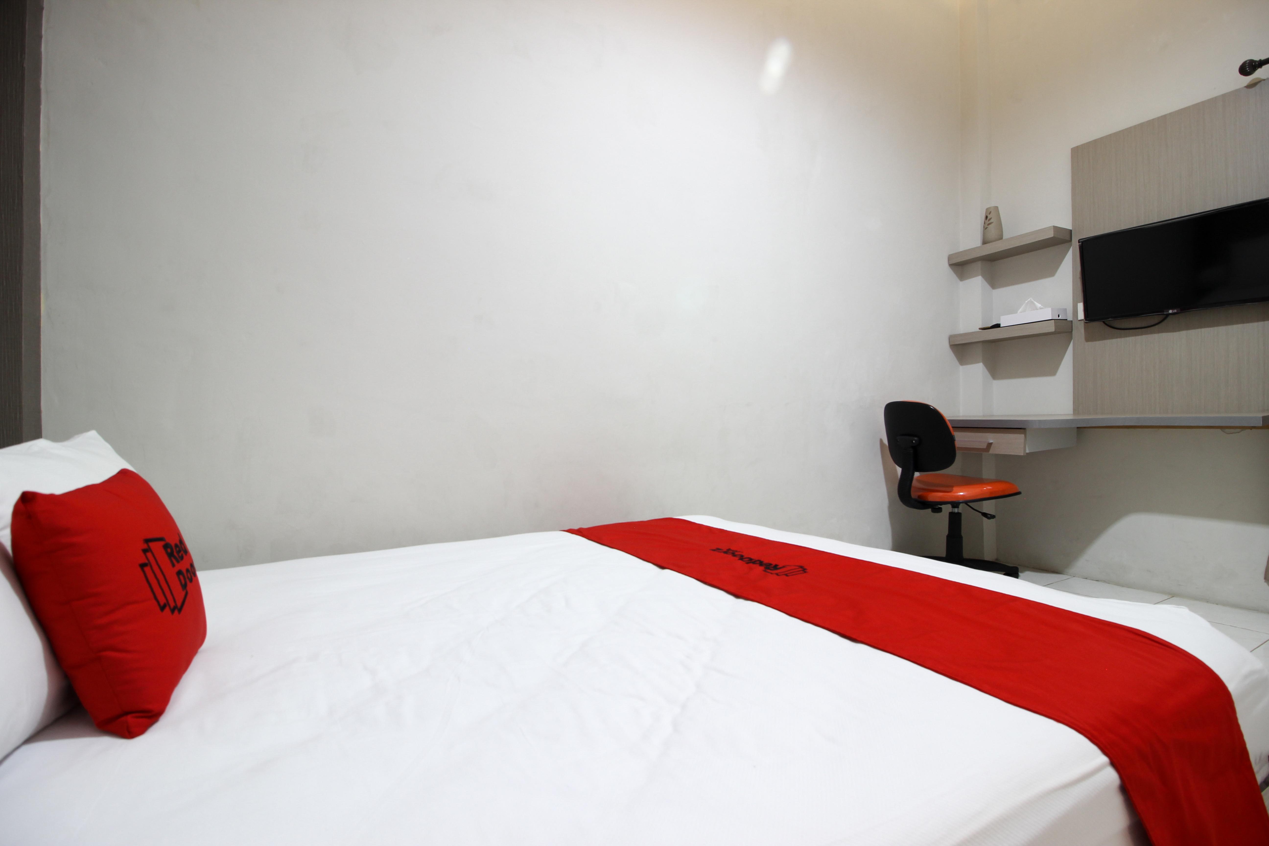 Reddoorz Plus Near Upn Jogjakarta 2 Maguwo Exterior foto