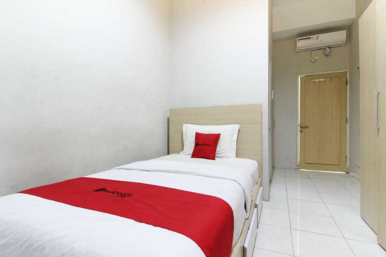 Reddoorz Plus Near Upn Jogjakarta 2 Maguwo Exterior foto